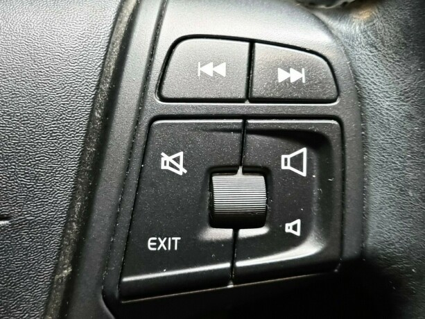 volvo-v40-diesel-2013-big-22