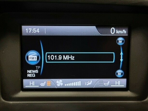 volvo-v40-diesel-2013-big-15