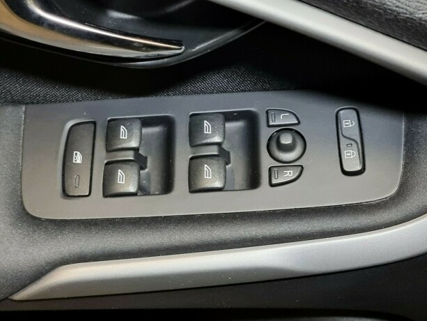 volvo-v40-diesel-2013-big-19