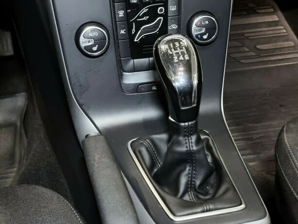 volvo-v40-diesel-2013-big-18