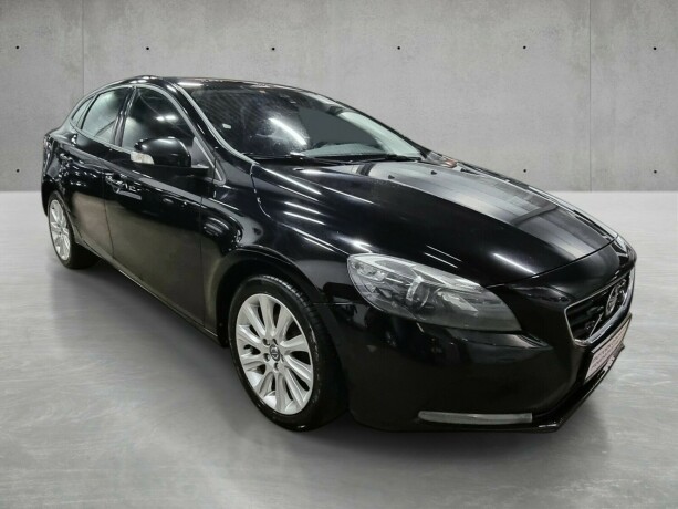 volvo-v40-diesel-2013-big-6