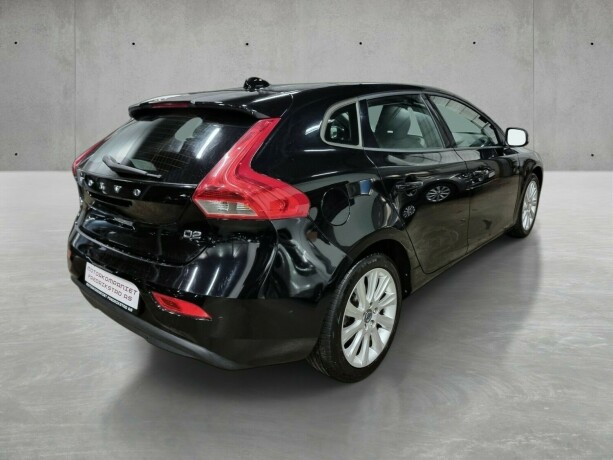 volvo-v40-diesel-2013-big-4