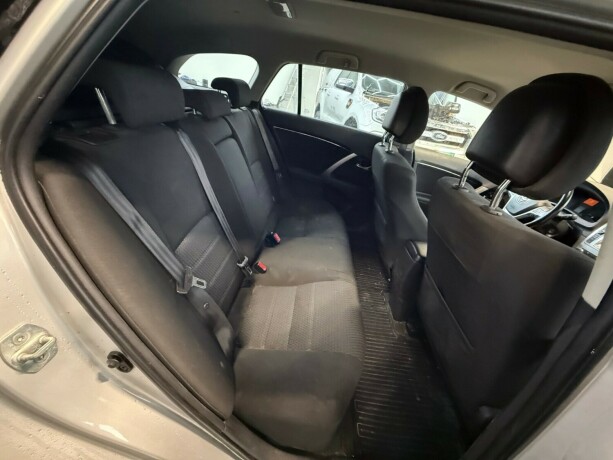 toyota-avensis-bensin-2012-big-16