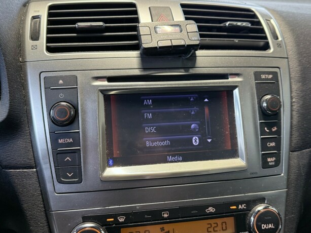 toyota-avensis-bensin-2012-big-13