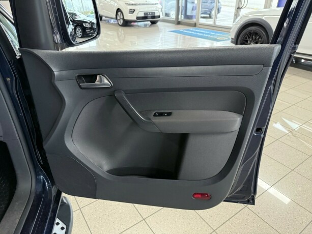 volkswagen-caddy-maxi-diesel-2013-big-22