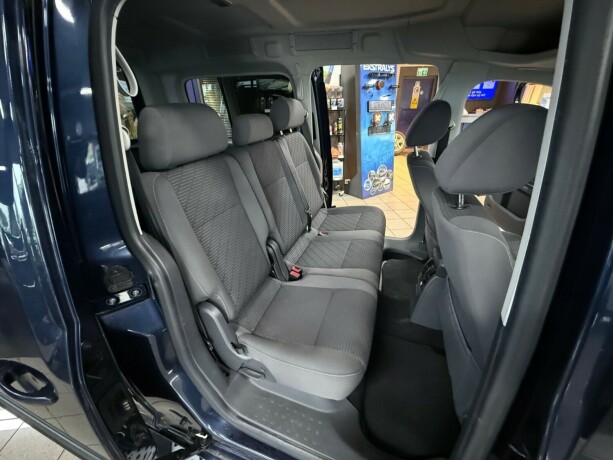 volkswagen-caddy-maxi-diesel-2013-big-24