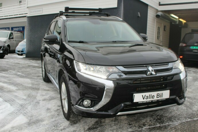 mitsubishi-outlander-elektrisitetbensin-2016-big-0
