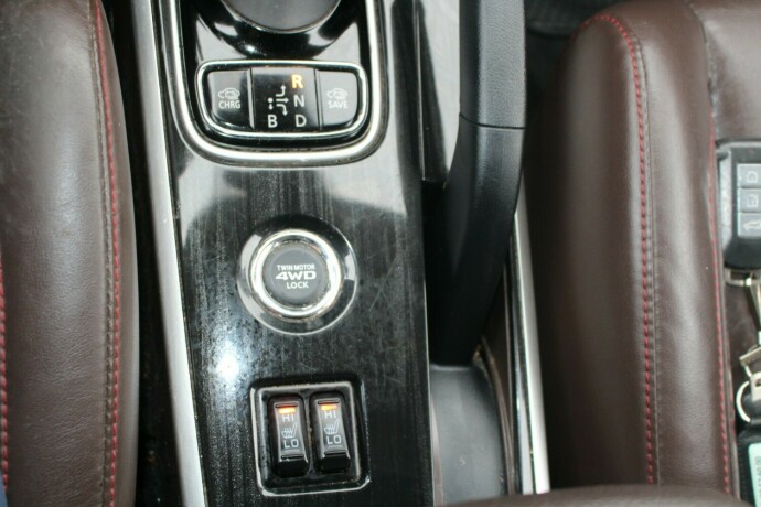 mitsubishi-outlander-elektrisitetbensin-2016-big-18