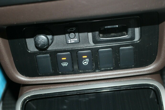 mitsubishi-outlander-elektrisitetbensin-2016-big-17