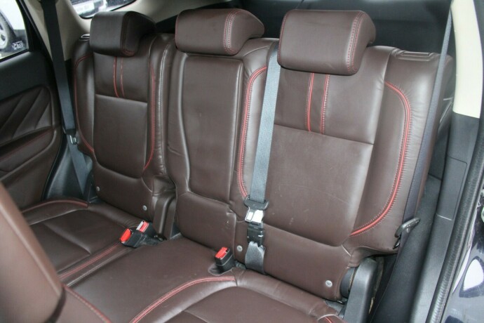 mitsubishi-outlander-elektrisitetbensin-2016-big-8