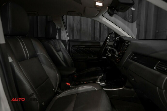 mitsubishi-outlander-elektrisitetbensin-2017-big-18