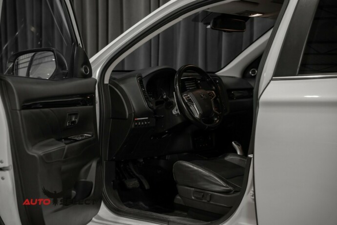 mitsubishi-outlander-elektrisitetbensin-2017-big-20