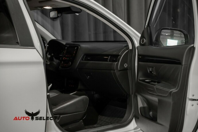 mitsubishi-outlander-elektrisitetbensin-2017-big-17