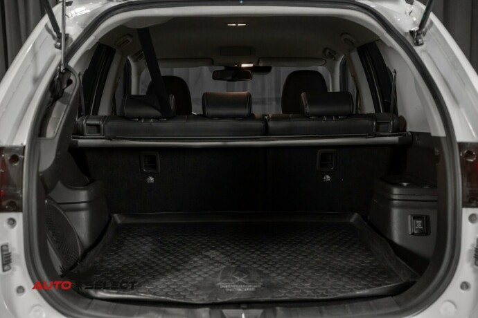 mitsubishi-outlander-elektrisitetbensin-2017-big-9