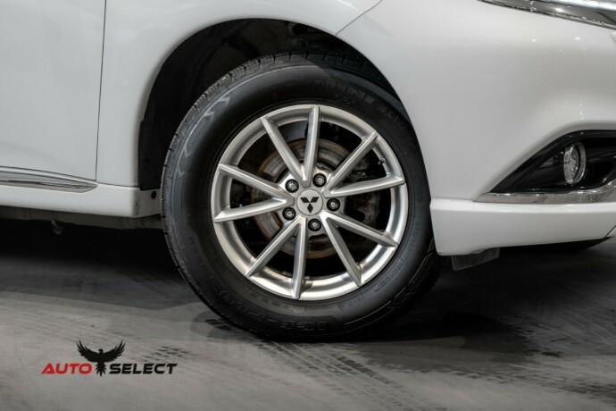 mitsubishi-outlander-elektrisitetbensin-2017-big-2