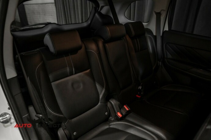 mitsubishi-outlander-elektrisitetbensin-2017-big-14