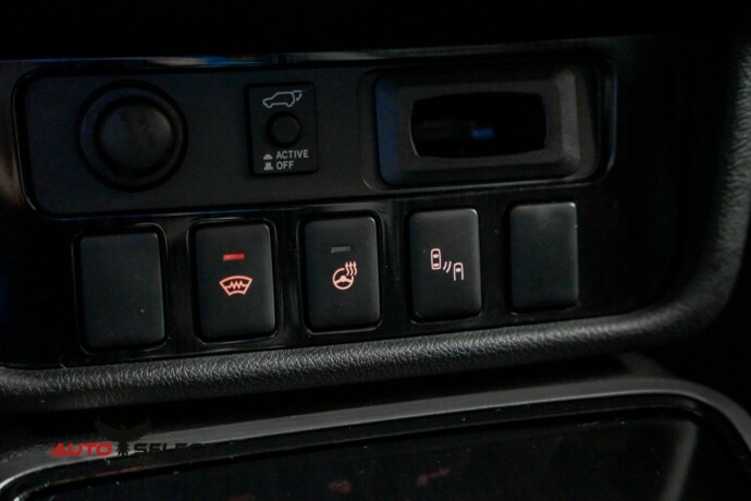 mitsubishi-outlander-elektrisitetbensin-2017-big-36