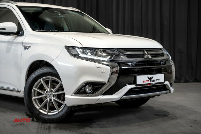 mitsubishi-outlander-elektrisitetbensin-2017-big-1