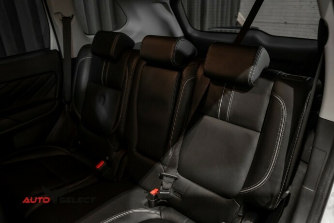 mitsubishi-outlander-elektrisitetbensin-2017-big-16