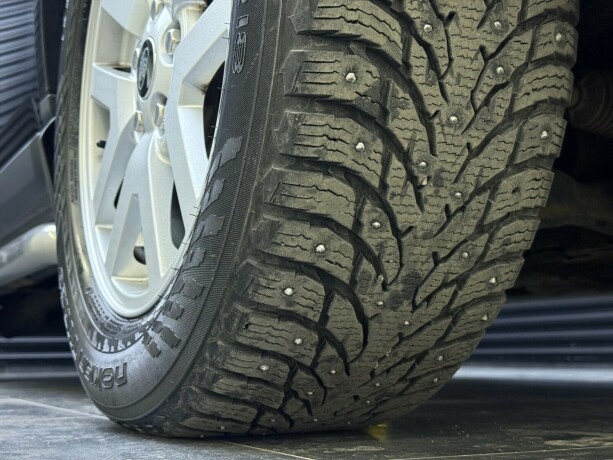 land-rover-discovery-diesel-2009-big-8