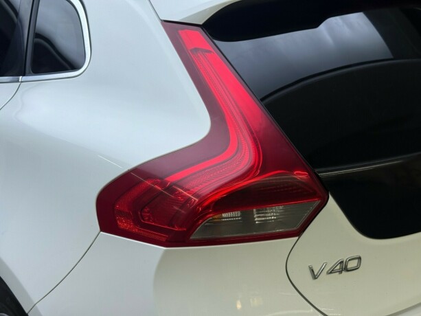 volvo-v40-diesel-2013-big-6
