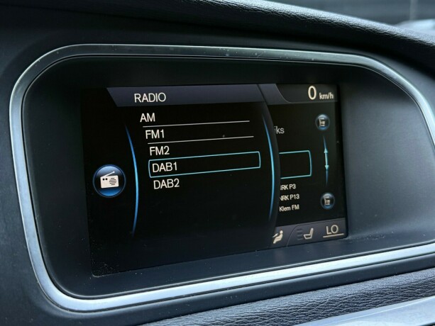 volvo-v40-diesel-2013-big-18