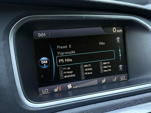 volvo-v40-diesel-2013-big-20