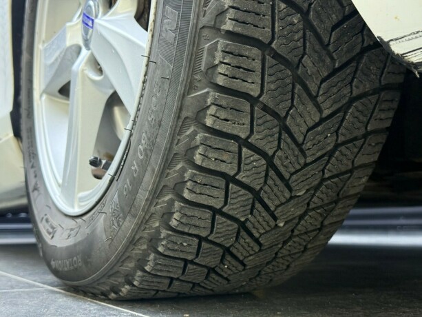 volvo-v40-diesel-2013-big-8