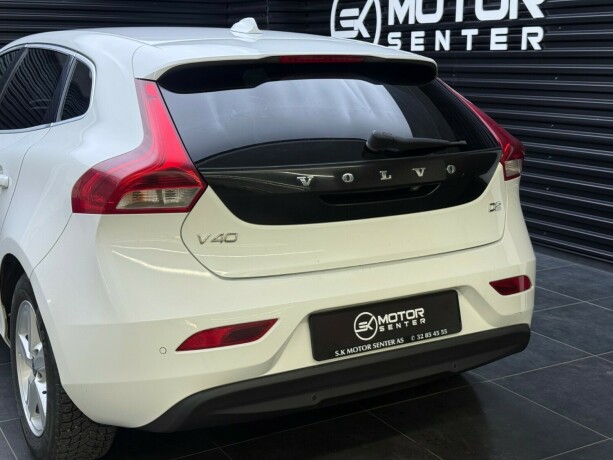 volvo-v40-diesel-2013-big-5