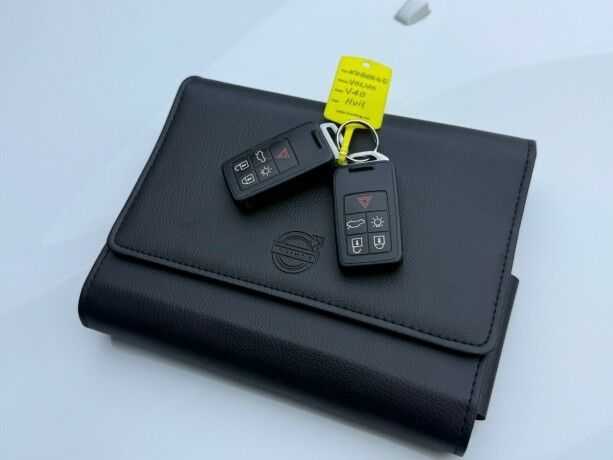 volvo-v40-diesel-2013-big-32