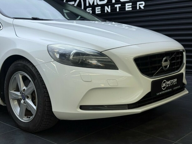 volvo-v40-diesel-2013-big-2