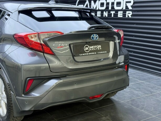 toyota-c-hr-elektrisitetbensin-2017-big-5