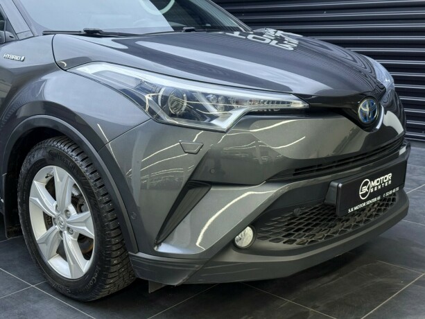toyota-c-hr-elektrisitetbensin-2017-big-2
