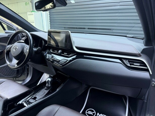 toyota-c-hr-elektrisitetbensin-2017-big-12