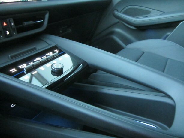 porsche-macan-elektrisitet-2025-big-23