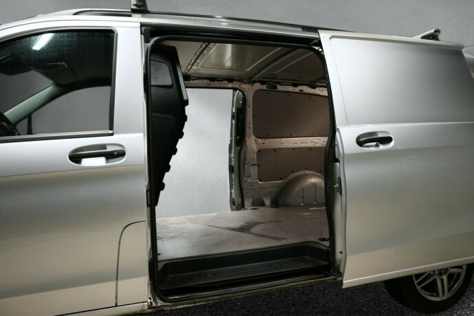 mercedes-benz-vito-diesel-2022-big-15