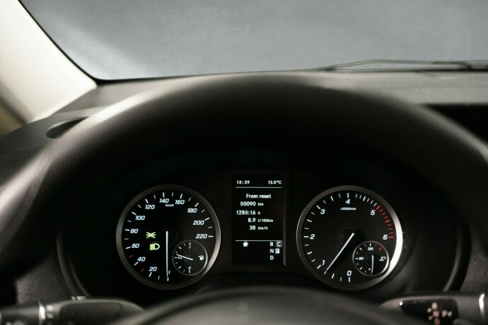 mercedes-benz-vito-diesel-2022-big-11