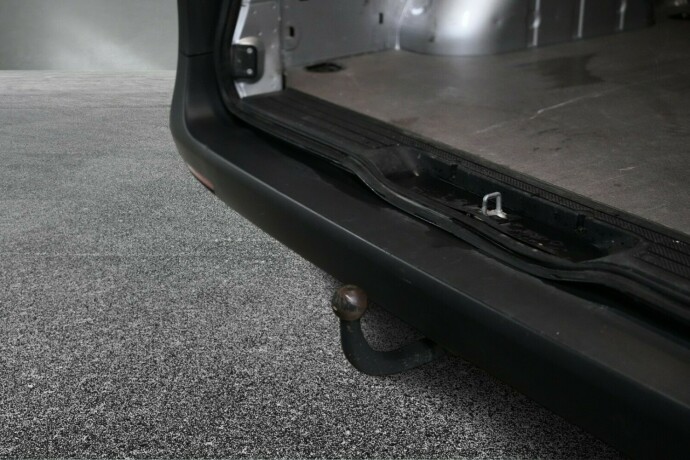 mercedes-benz-vito-diesel-2022-big-17