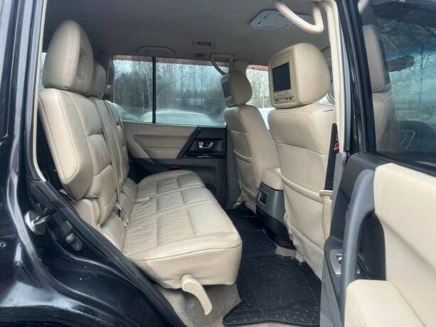 mitsubishi-pajero-diesel-2004-big-11