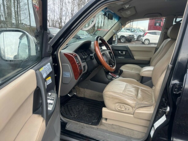 mitsubishi-pajero-diesel-2004-big-8