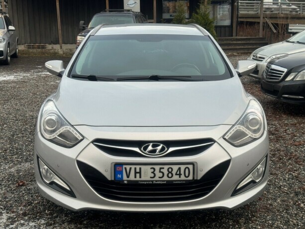 hyundai-i40-diesel-2011-big-1