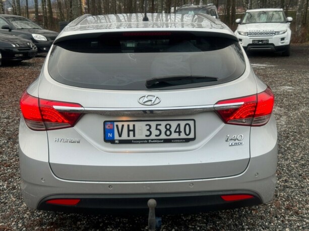 hyundai-i40-diesel-2011-big-5