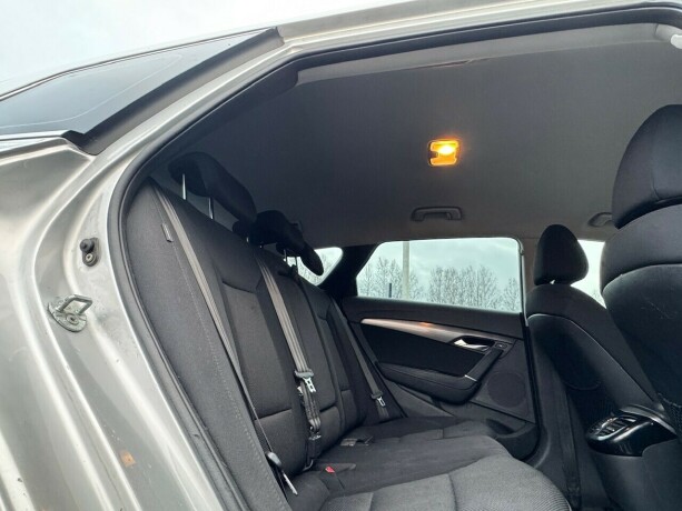 hyundai-i40-diesel-2011-big-9