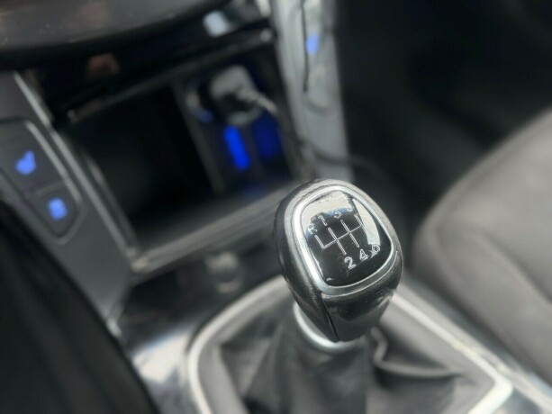 hyundai-i40-diesel-2011-big-16