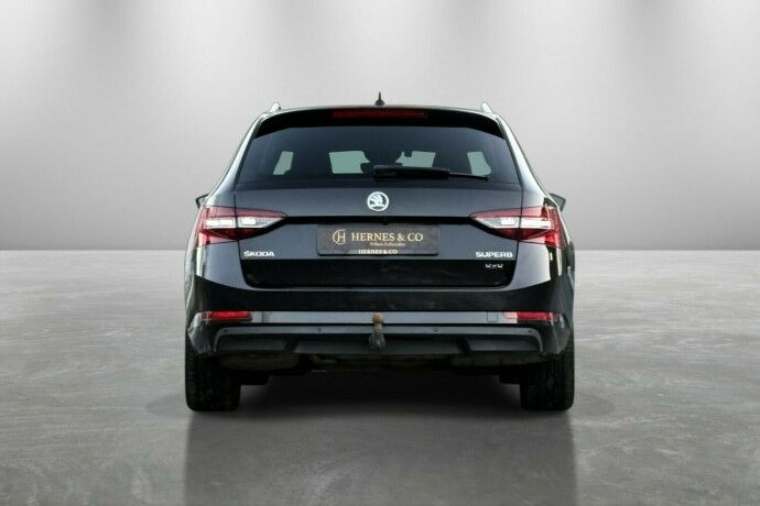 skoda-superb-diesel-2019-big-6