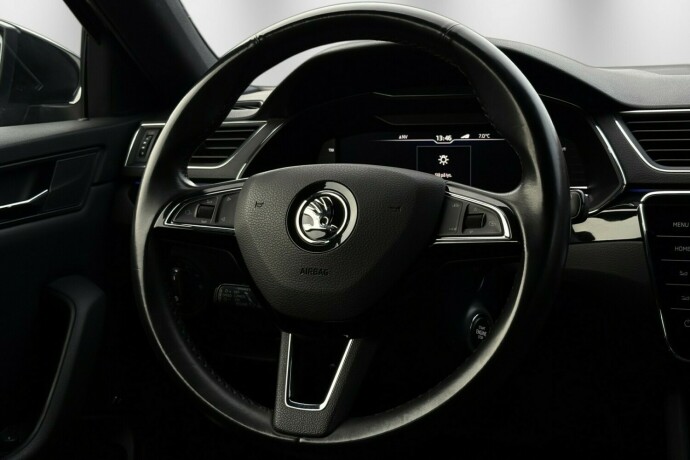 skoda-superb-diesel-2019-big-17