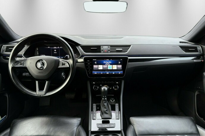 skoda-superb-diesel-2019-big-15