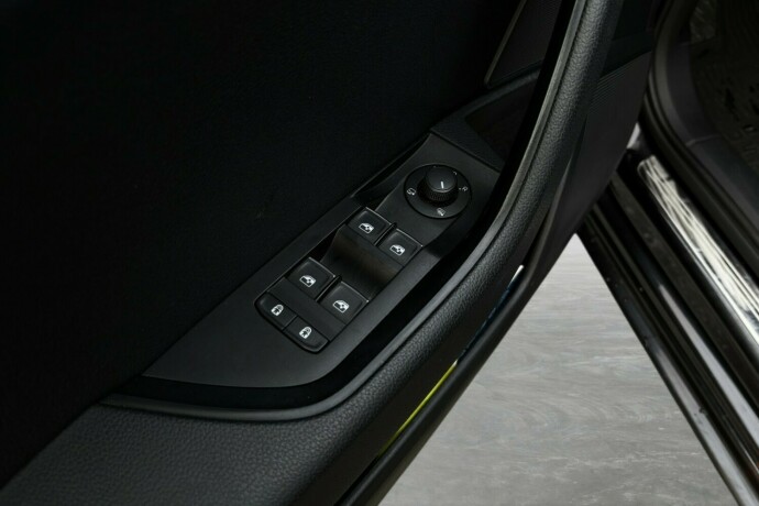 skoda-superb-diesel-2019-big-14