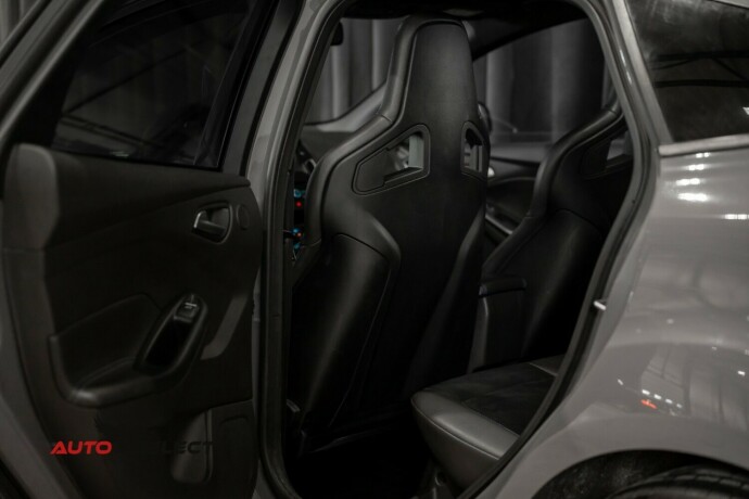 ford-focus-bensin-2016-big-17