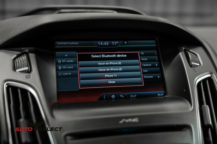 ford-focus-bensin-2016-big-46